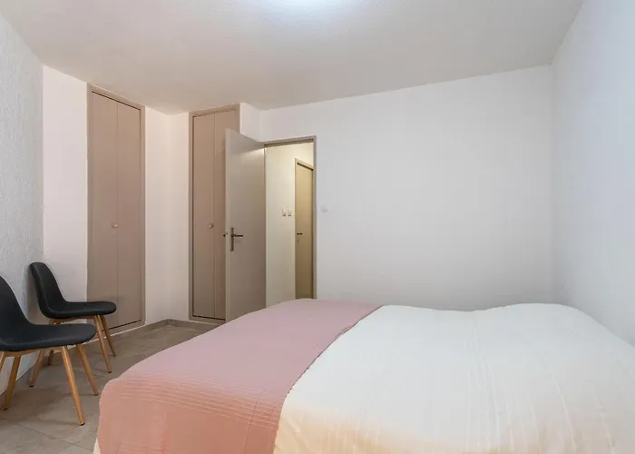 Les Regates-5 By Interhome Hyeres